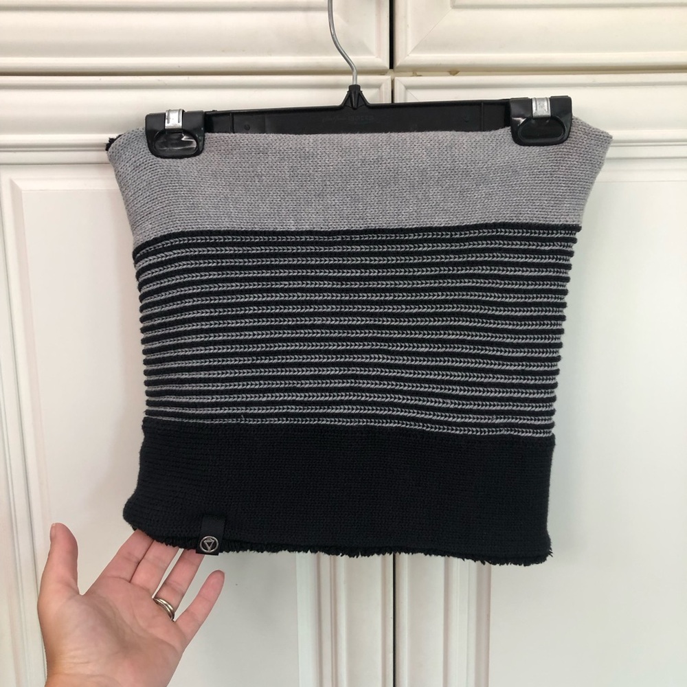 Ivivva by Lululemon warm stretchy infinity scarf